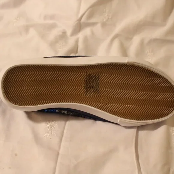 SHOES - Picture 3 of 3